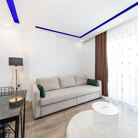 Modern And Central Near Beach In The Heart Of Апартаменты Анталья